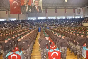 YENİ MEZUN PÖH'LER DİPLOMALARINI BAKAN SOYLU'NUN ELİNDEN ALDILAR