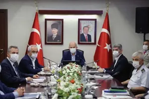 İÇİŞLERİ BAKAN SÜLEYMAN SOYLU GÜVENLİK VE KOORDİNASYON TOPLANTISI YAPIYOR